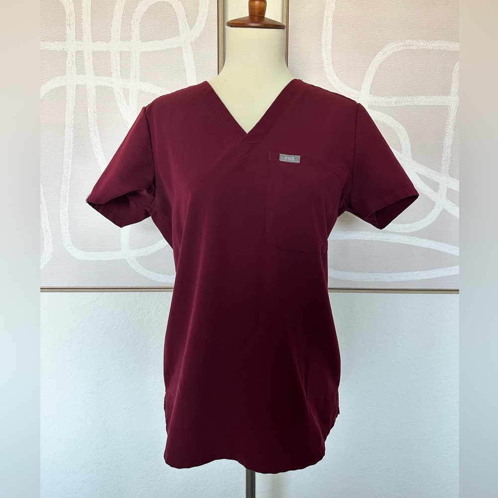Catarina™ One-Pocket Scrub Top